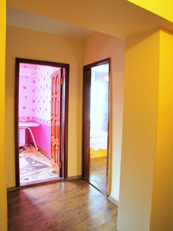 אלמטי Guest House On Kaldaiakova 38 מראה חיצוני תמונה