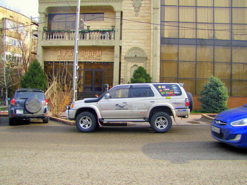 אלמטי Guest House On Kaldaiakova 38 מראה חיצוני תמונה